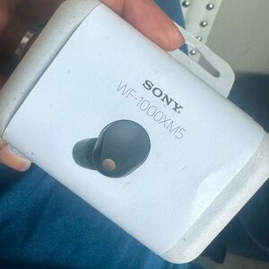 Sony 1000XM5 AirPods
